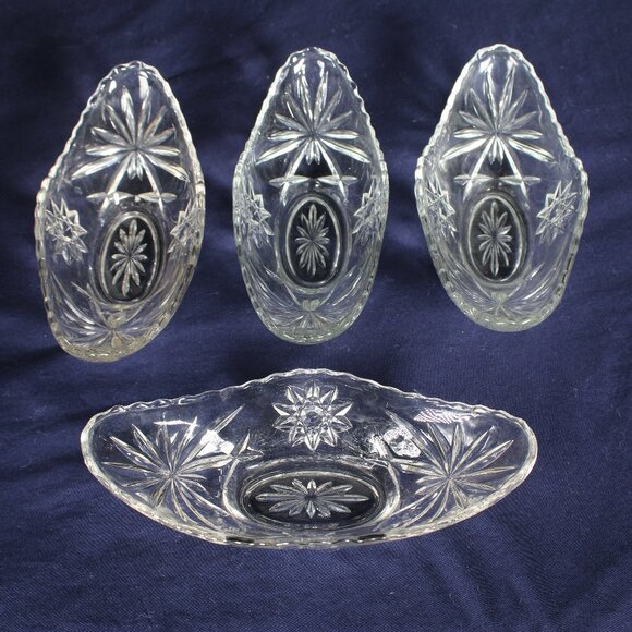 Four Clear Glass Prescut Gondolas (#752) EAPC by Anchor Hocking - Picture 1 of 5